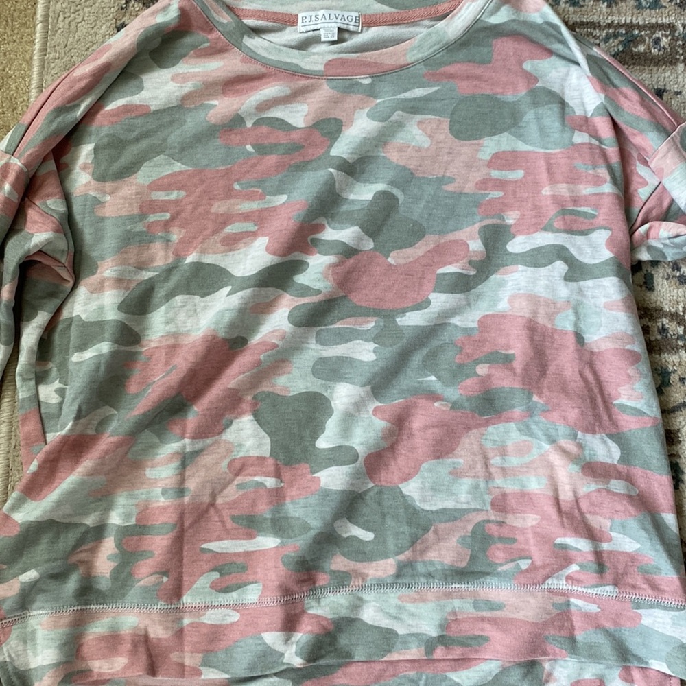 PJ Salvage camo lightweight sweatshirt